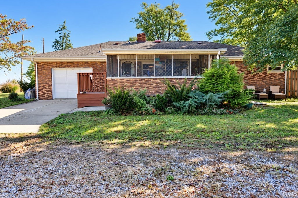 Photo of 205 W 600 S, Fort Branch, IN 47648 (MLS # 202643476)