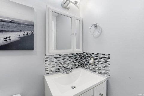 Tiny photo for 1634 Vanderbilt Drive, Fort Wayne, IN 46845 (MLS # 202641923)