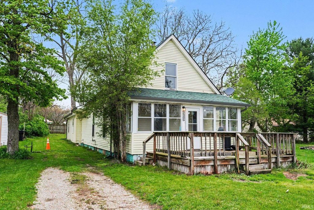 Photo of 55305 Woodland Avenue, South Bend, IN 46628 (MLS # 202615731)