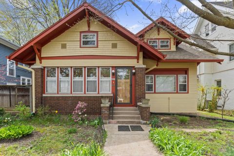 Photo of 212 Marquette Avenue, South Bend, IN 46617 (MLS # 202611224)