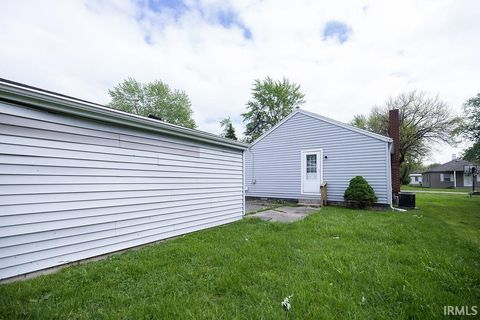 Tiny photo for 308 E Berkley Avenue, Muncie, IN 47303 (MLS # 202616161)