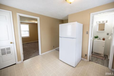 Tiny photo for 308 E Berkley Avenue, Muncie, IN 47303 (MLS # 202616161)
