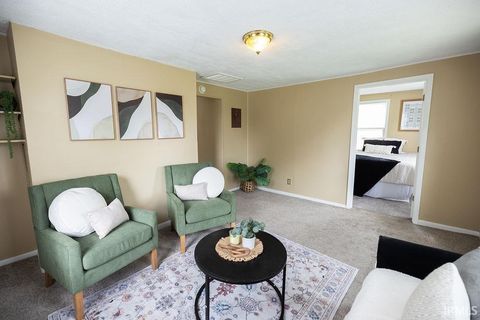 Tiny photo for 308 E Berkley Avenue, Muncie, IN 47303 (MLS # 202616161)