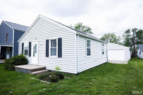Tiny photo for 308 E Berkley Avenue, Muncie, IN 47303 (MLS # 202616161)