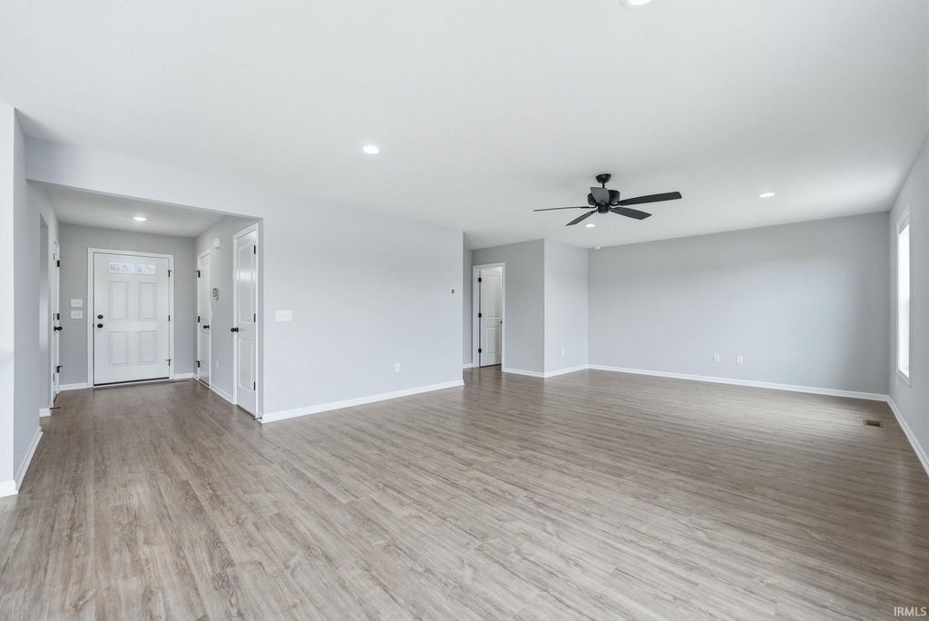 Photo of 495 Merriweather Passage, Fort Wayne, IN 46845 (MLS # 202610738)