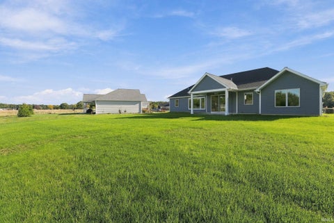 Tiny photo for 10071 Gala Cove, Fort Wayne, IN 46835 (MLS # 202641942)