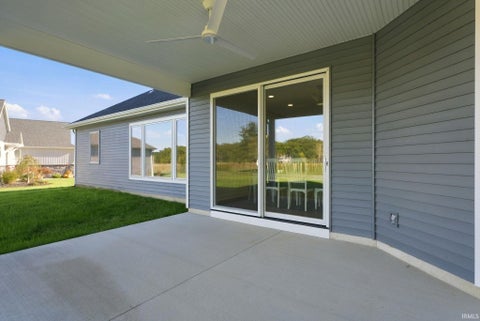 Tiny photo for 10071 Gala Cove, Fort Wayne, IN 46835 (MLS # 202641942)