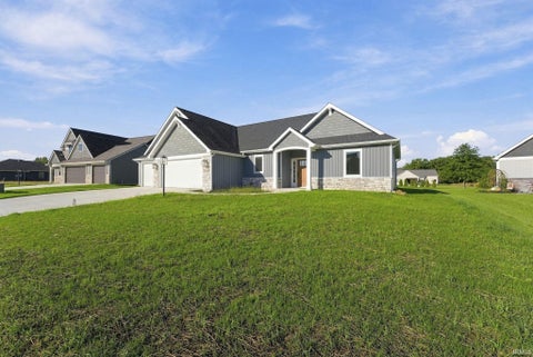 Tiny photo for 10071 Gala Cove, Fort Wayne, IN 46835 (MLS # 202641942)