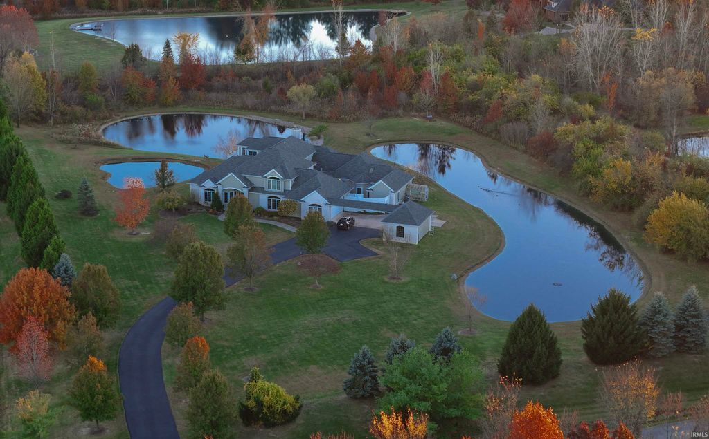 Photo of 11801 Sylvan Meadows Drive, Fort Wayne, IN 46814 (MLS # 202613843)