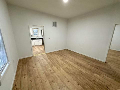 Tiny photo for 806 S Home Avenue, Kokomo, IN 46901 (MLS # 202548712)