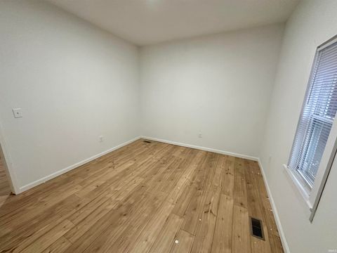 Tiny photo for 806 S Home Avenue, Kokomo, IN 46901 (MLS # 202548712)