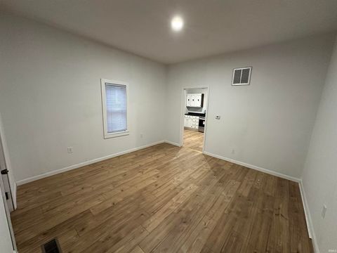 Tiny photo for 806 S Home Avenue, Kokomo, IN 46901 (MLS # 202548712)