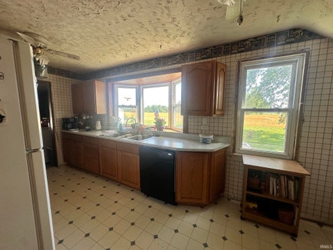 Tiny photo for 13757 S County Road 700 E, Galveston, IN 46932 (MLS # 202627755)