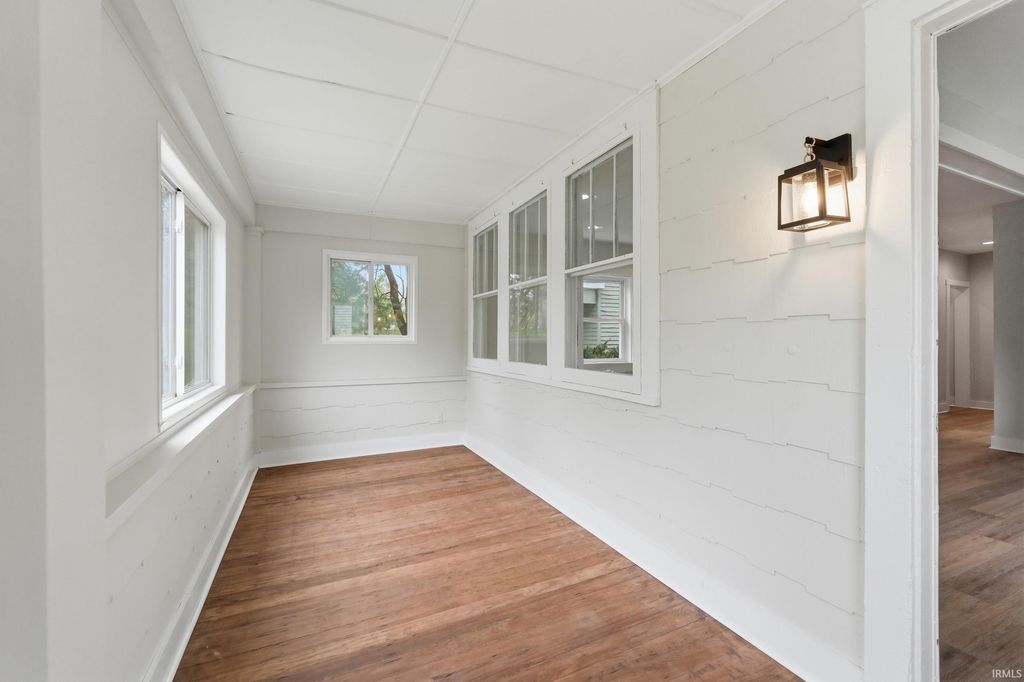 Photo of 229 Center Street, Fort Wayne, IN 46808 (MLS # 202616438)