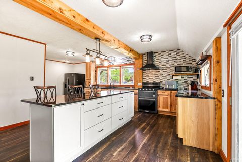 Tiny photo for 3825 W Old Road 30, Warsaw, IN 46580 (MLS # 202616036)