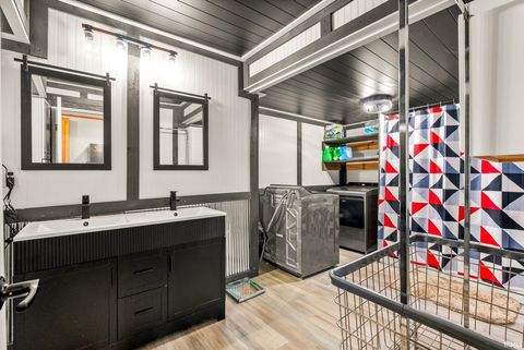 Tiny photo for 3825 W Old Road 30, Warsaw, IN 46580 (MLS # 202616036)