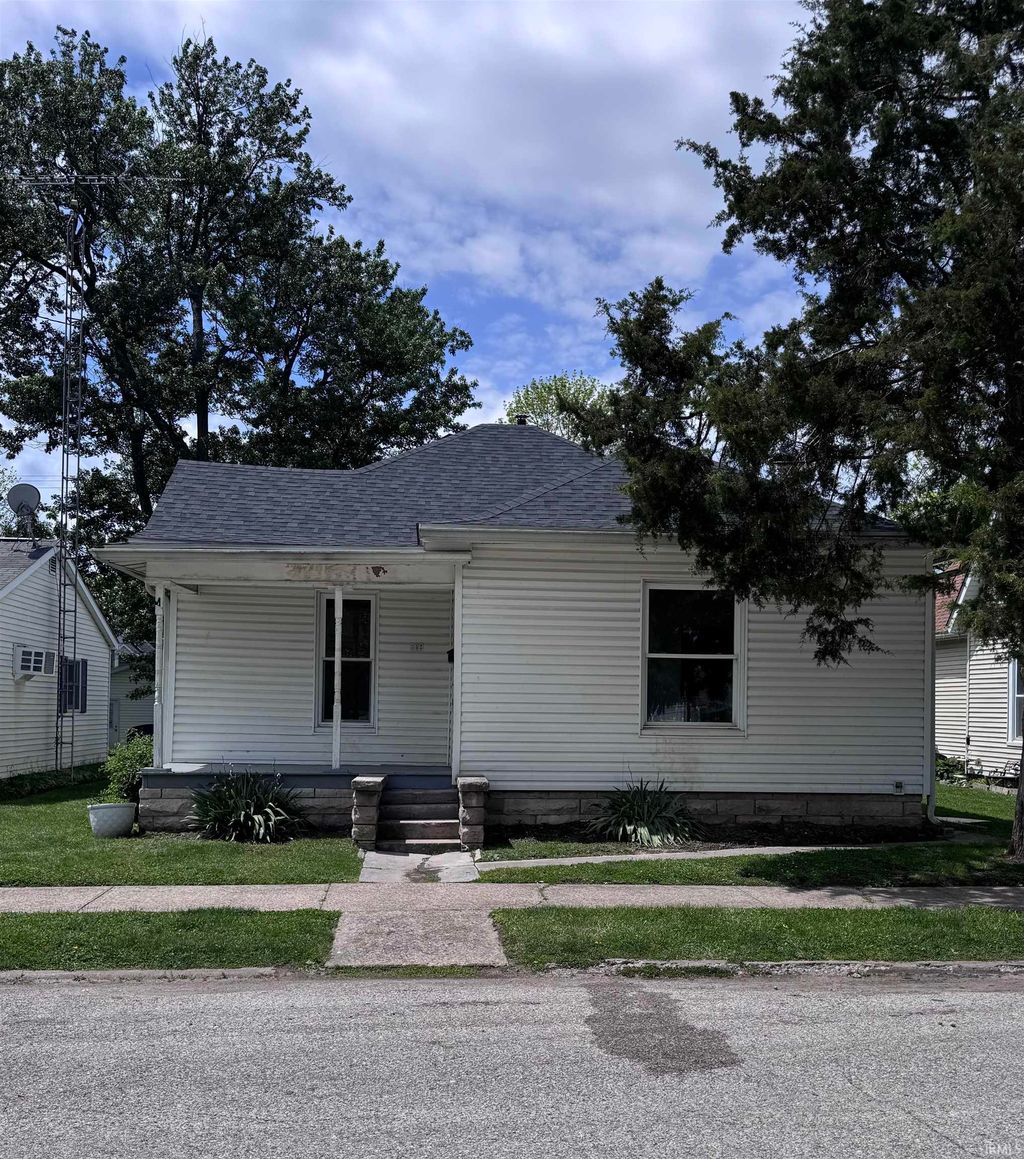 Photo of 609 H Street, Bedford, IN 47421 (MLS # 202617450)