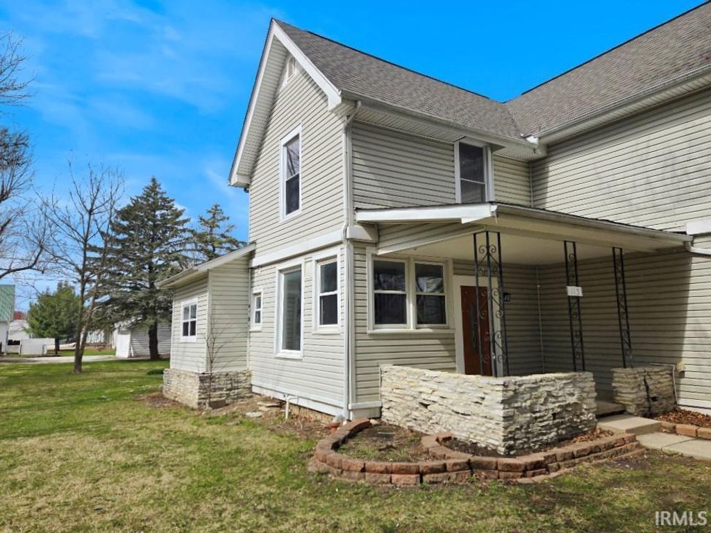 Photo of 113 N Washington Street, Converse, IN 46919 (MLS # 202614621)