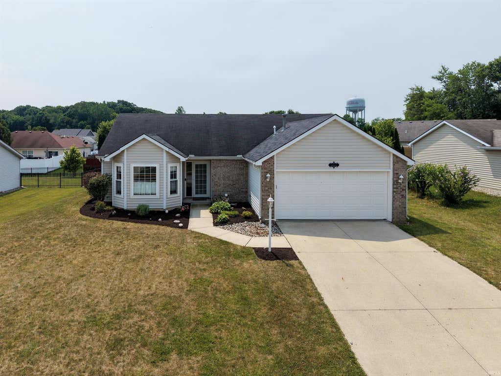 Photo of 2021 Granny Smith Place, Kendallville, IN 46755 (MLS # 202630720)