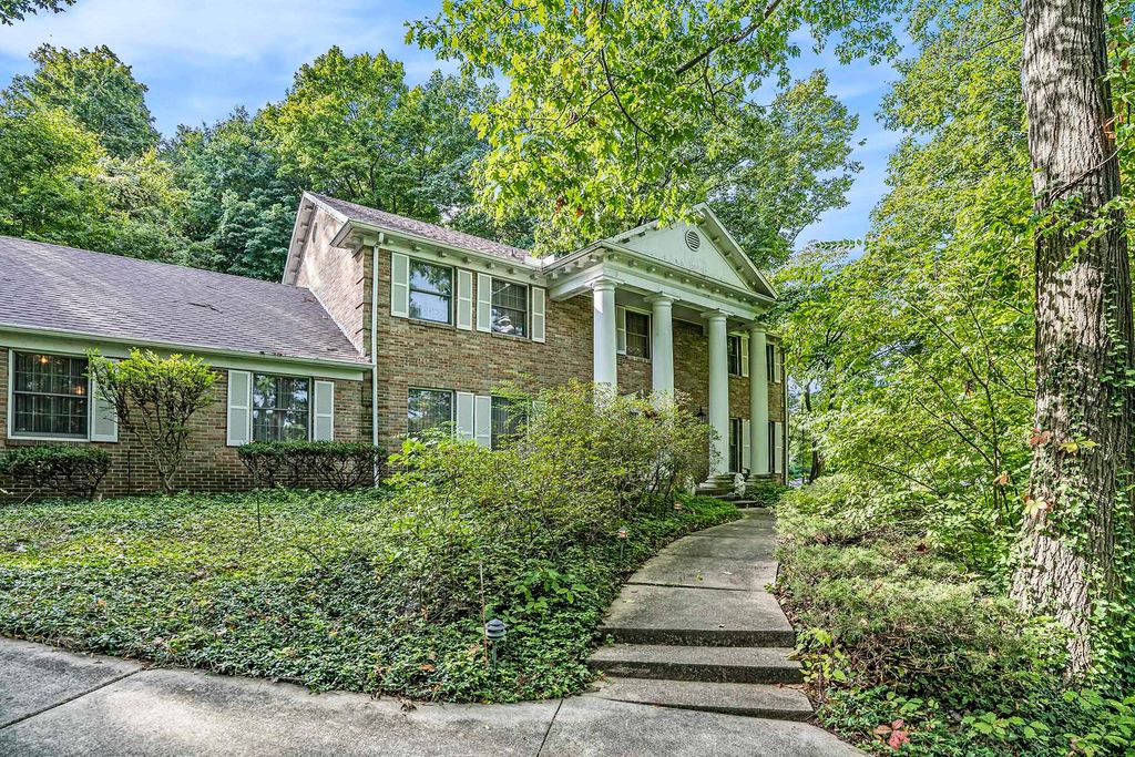 Photo of 1130 Dunrobbin Lane, South Bend, IN 46614 (MLS # 202538222)