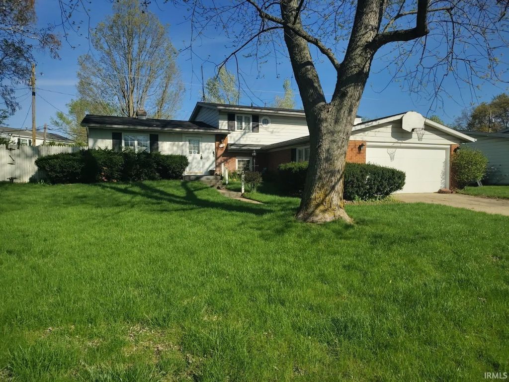 Photo of 1623 Victoria Drive, Elkhart, IN 46514 (MLS # 202617155)