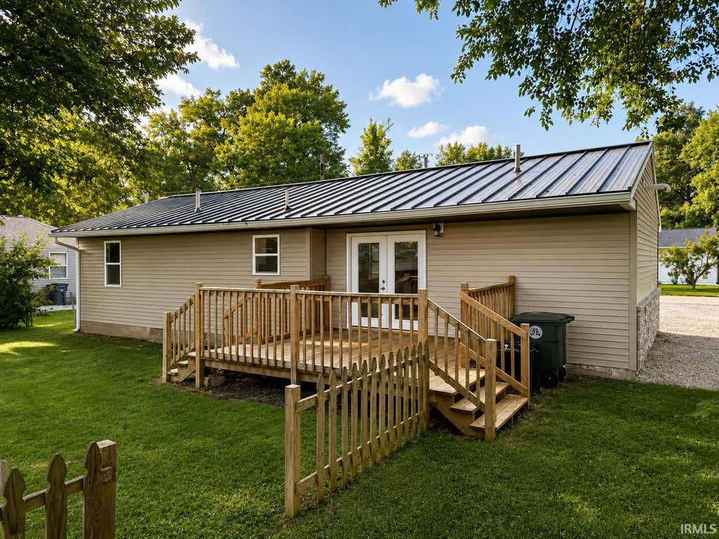 Photo of 1907 Ridgway Avenue, Evansville, IN 47714 (MLS # 202634471)