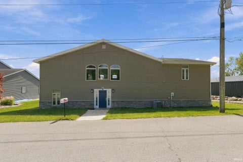 Tiny photo for 6530 E Mcguire Road, Churubusco, IN 46723 (MLS # 202637807)