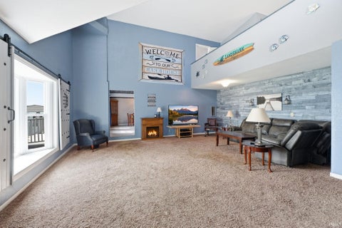 Tiny photo for 6530 E Mcguire Road, Churubusco, IN 46723 (MLS # 202637807)