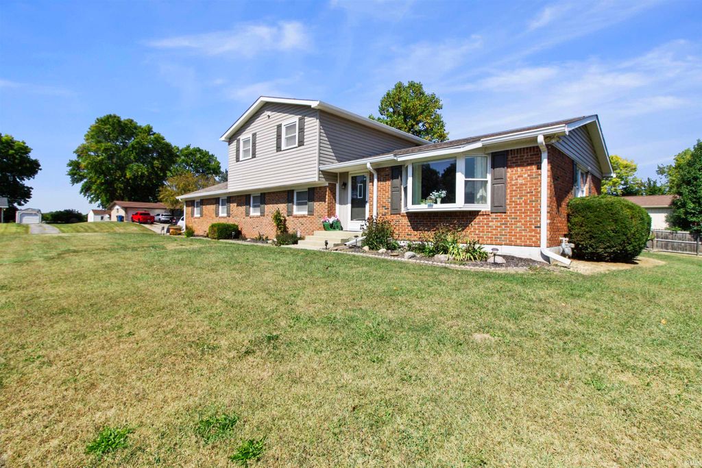 Photo of 3930 N Avalon Drive, Marion, IN 46952 (MLS # 202537247)
