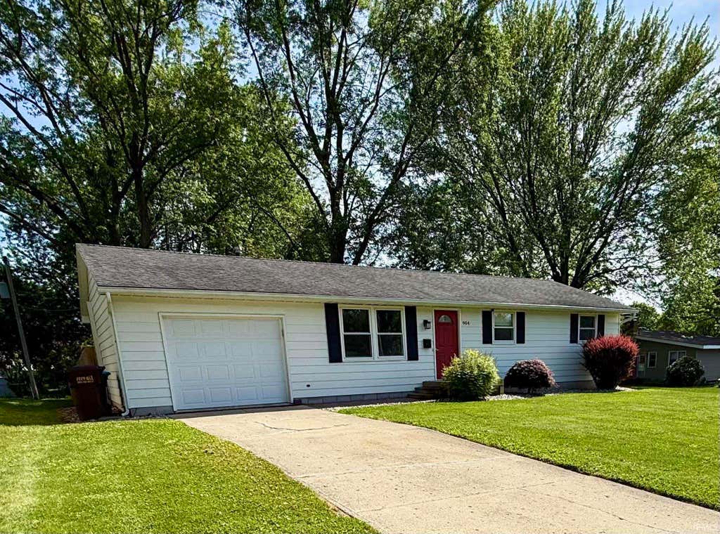 Photo of 904 Carlin Place, Angola, IN 46703 (MLS # 202622419)
