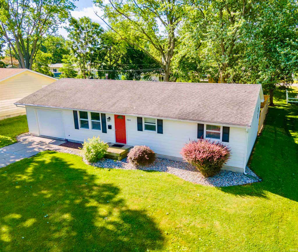 Photo of 904 Carlin Place, Angola, IN 46703 (MLS # 202622419)