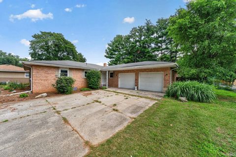 Photo of 55880 River Shore Lane, Elkhart, IN 46516 (MLS # 202630132)