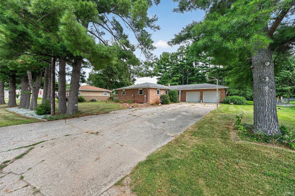 Photo of 55880 River Shore Lane, Elkhart, IN 46516 (MLS # 202630132)