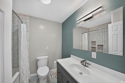 Tiny photo for 55880 River Shore Lane, Elkhart, IN 46516 (MLS # 202630132)