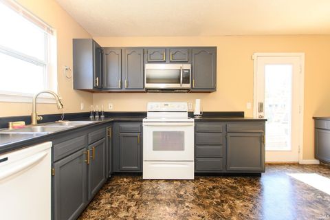 Tiny photo for 846 Springwater Road, Kokomo, IN 46902 (MLS # 202541416)