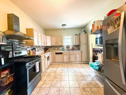 Tiny photo for 2947 WEISSER PARK Avenue, Fort Wayne, IN 46806 (MLS # 202630883)