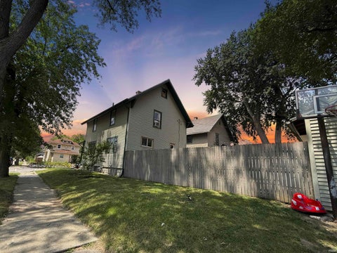 Tiny photo for 2947 WEISSER PARK Avenue, Fort Wayne, IN 46806 (MLS # 202630883)