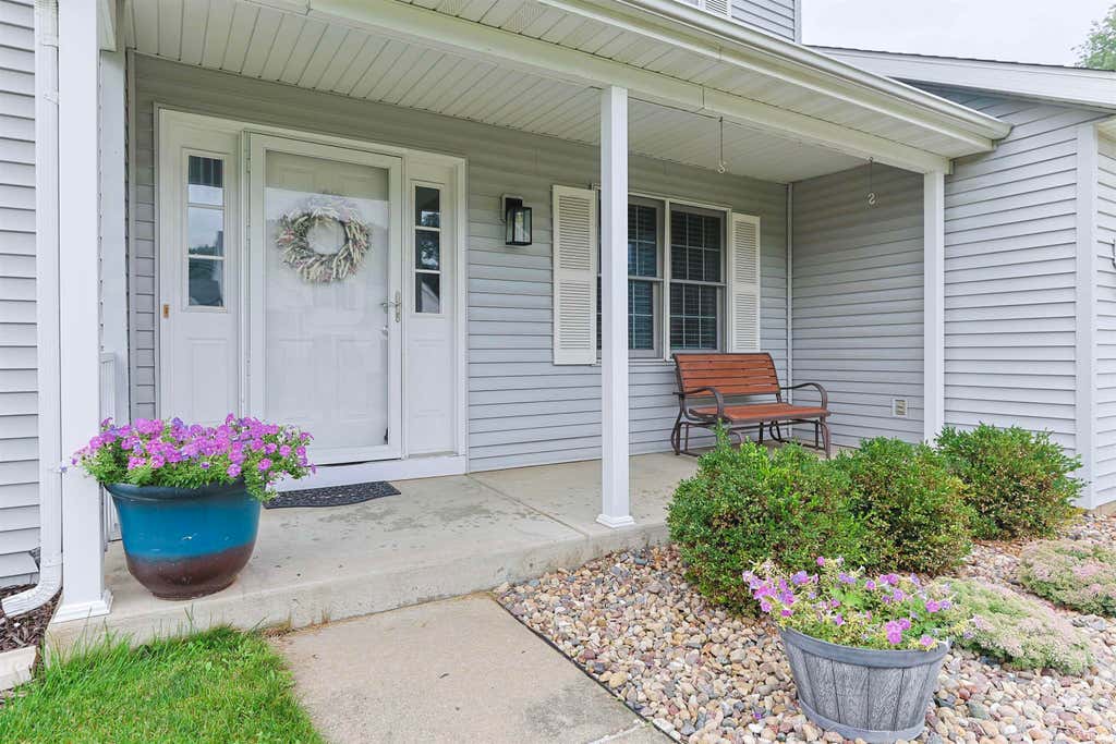 Photo of 50885 Lexington Glen Drive, Granger, IN 46530 (MLS # 202633366)