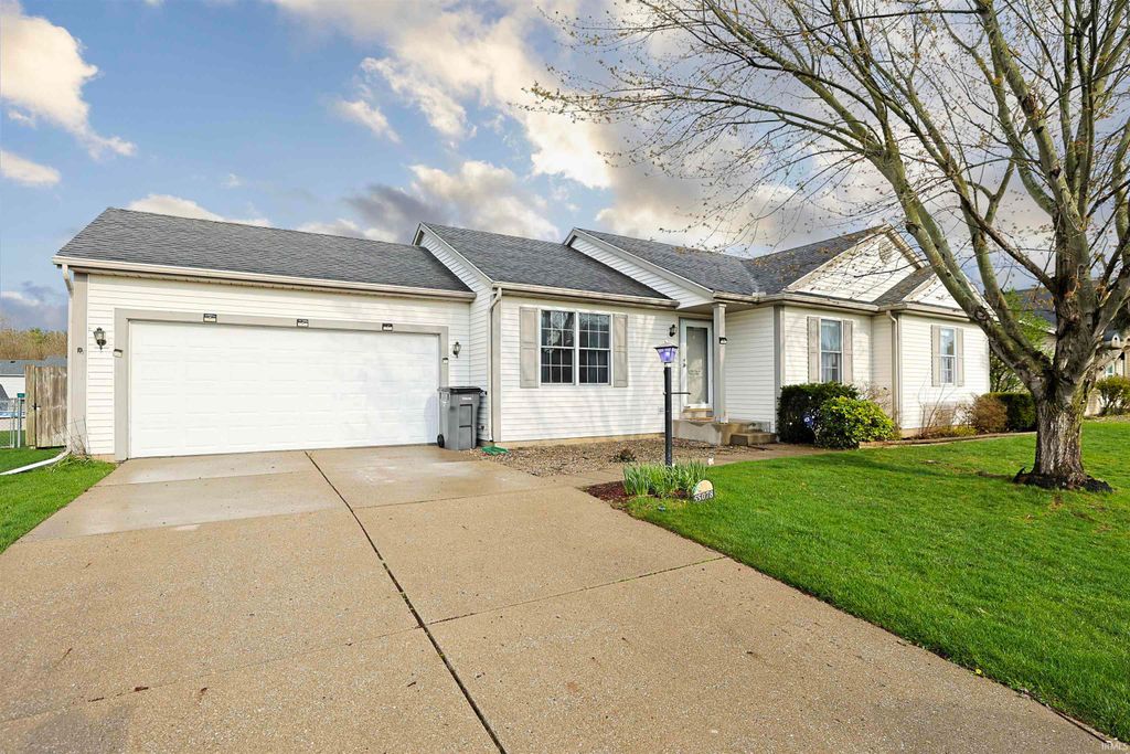 Photo of 55078 Andrew Lane, Osceola, IN 46561 (MLS # 202613515)