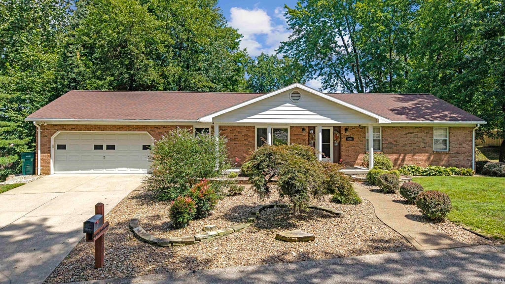 Photo of 8200 Berry Drive, Evansville, IN 47710 (MLS # 202634425)