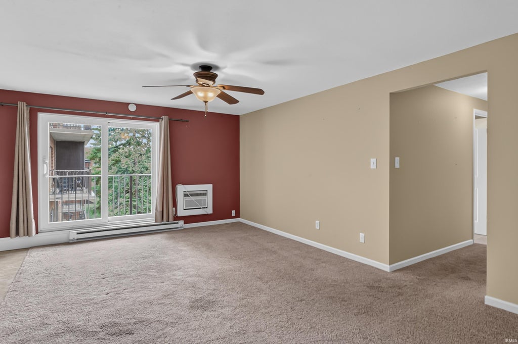 Photo of 2927 Westbrook Drive #B318, Fort Wayne, IN 46805 (MLS # 202641391)