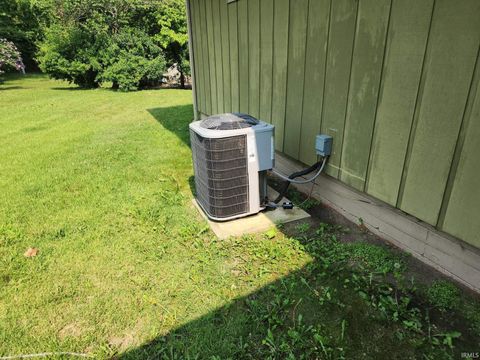Tiny photo for 2110 E Westgate Drive, Logansport, IN 46947 (MLS # 202629272)