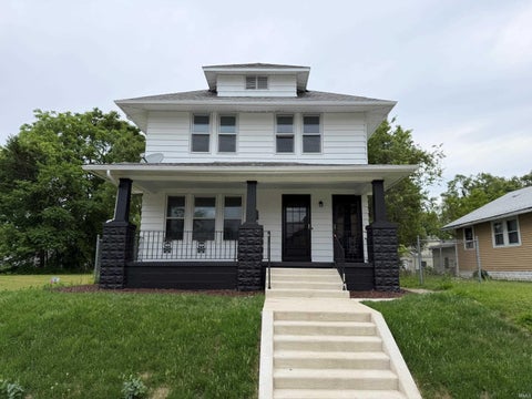Photo of 1123 Miner Street, South Bend, IN 46617 (MLS # 202621927)