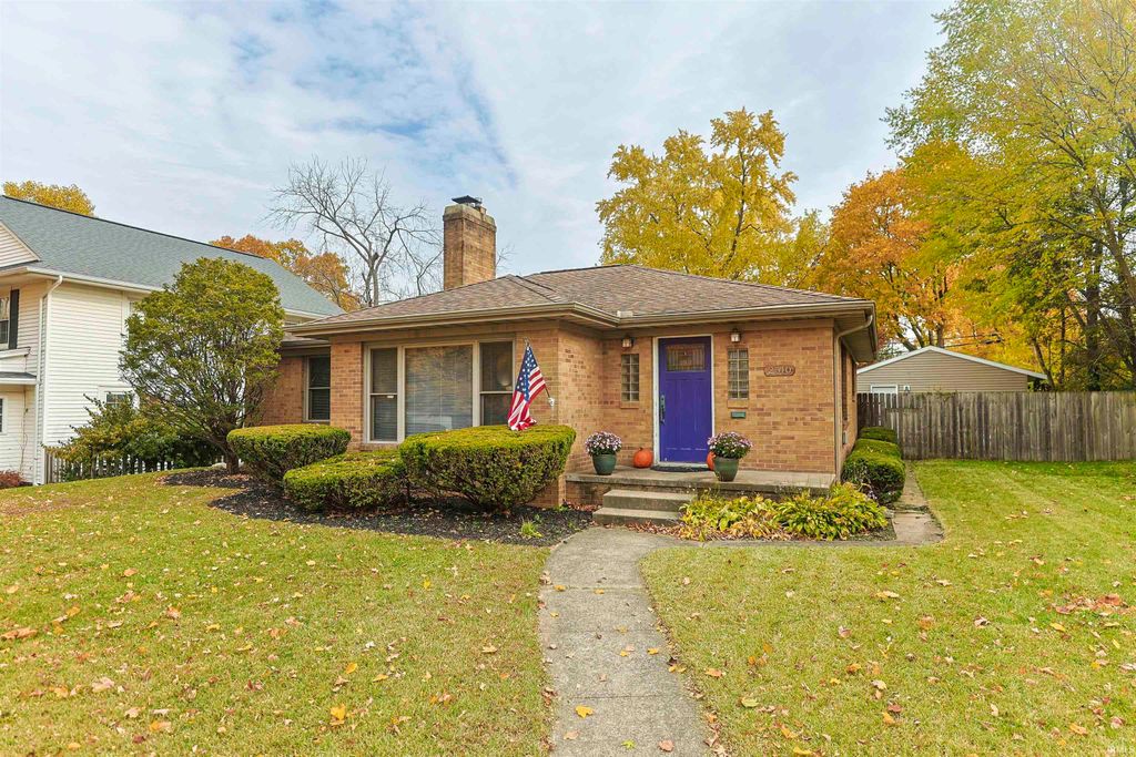 Photo of 2510 Miami Street, South Bend, IN 46614 (MLS # 202548305)