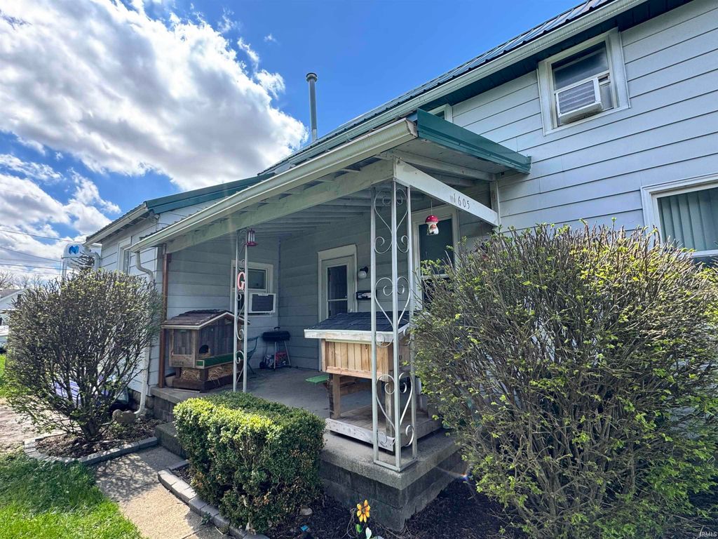 Photo of 1605 W Spencer Avenue, Marion, IN 46952 (MLS # 202612480)