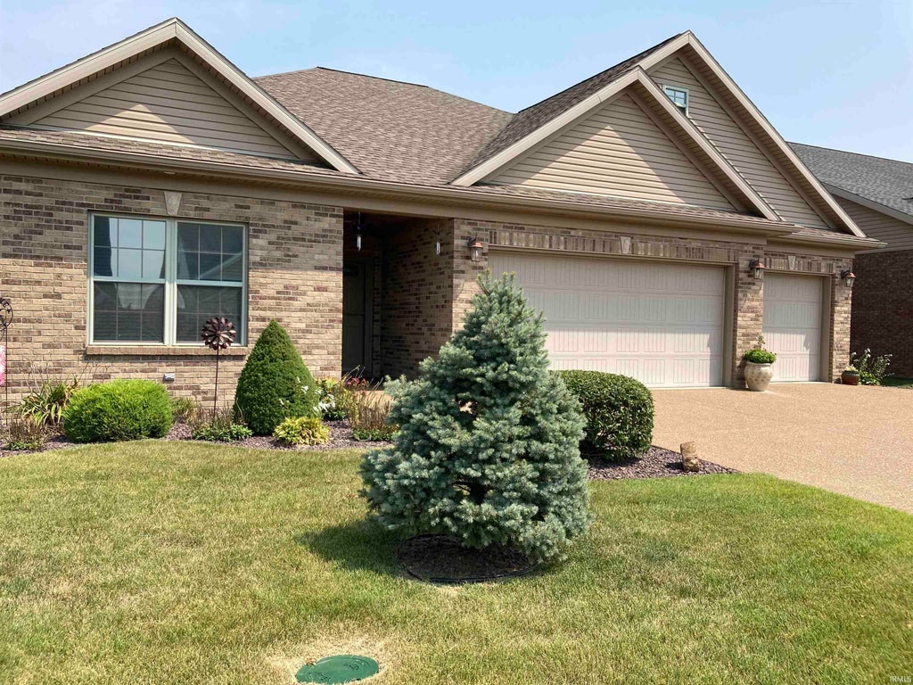 Photo of 3613 Arbor Pointe Drive, Newburgh, IN 47630 (MLS # 202632513)