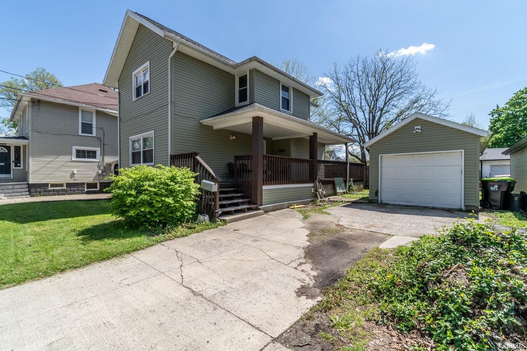 Photo of 325 Randolph Street, Huntington, IN 46750 (MLS # 202614869)