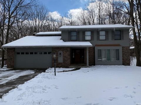 Photo of 2116 Winn Place, Mishawaka, IN 46544 (MLS # 202606073)