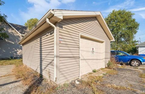 Tiny photo for 614 S Courtland Avenue, Kokomo, IN 46901 (MLS # 202541360)