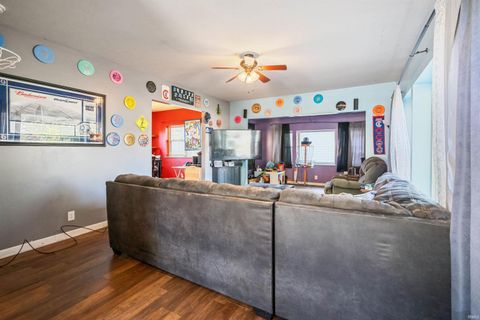 Tiny photo for 614 S Courtland Avenue, Kokomo, IN 46901 (MLS # 202541360)